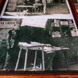 ...ci mostra subito delle foto degli anni 20: ritraggono il fondatore Arciuli davanti a quella che all�epoca era una bancarella...